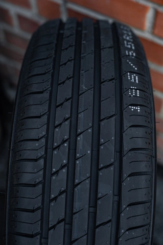 фото протектора и шины Atrezzo Elite Шина Sailun Atrezzo Elite 185/65 R15 92T